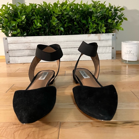 Steve Madden Pointed Toe Flats - Stretch Ankle Strap - Picture 5 of 6